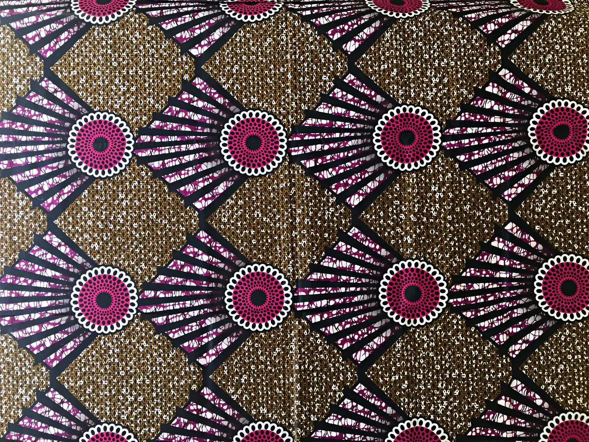 Ankara Fabric to show comparison between it and Aso Oke